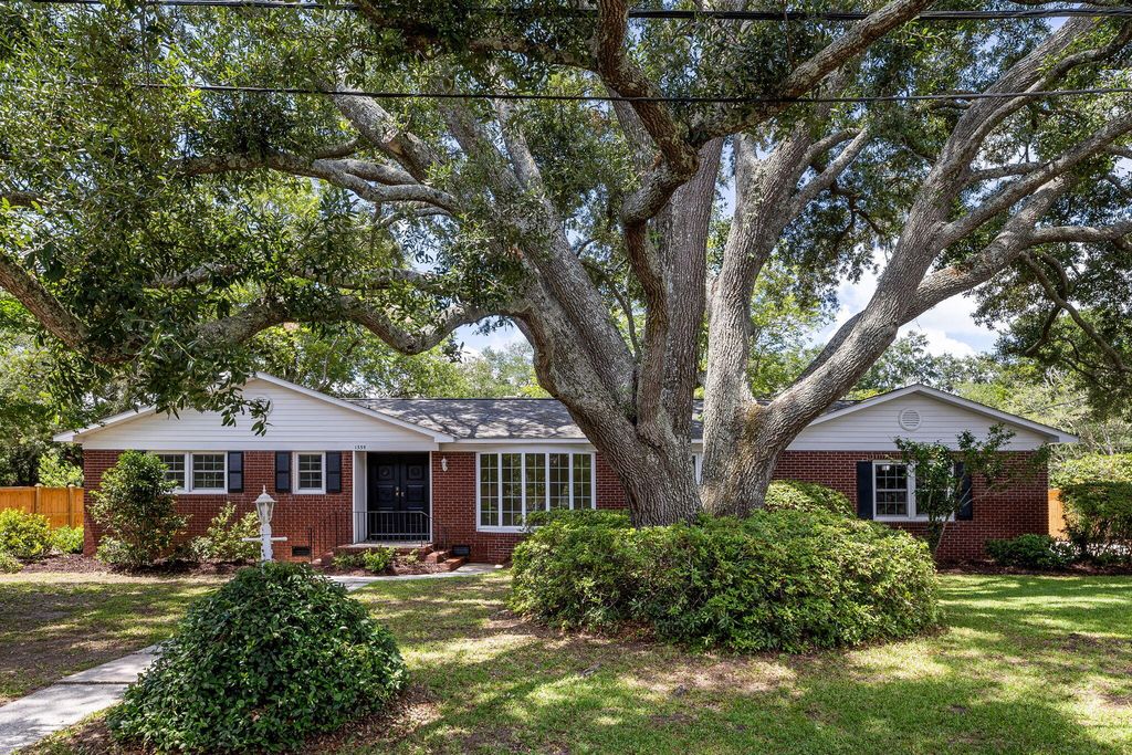 1335 Old Colony Road, Mount Pleasant, SC 29464