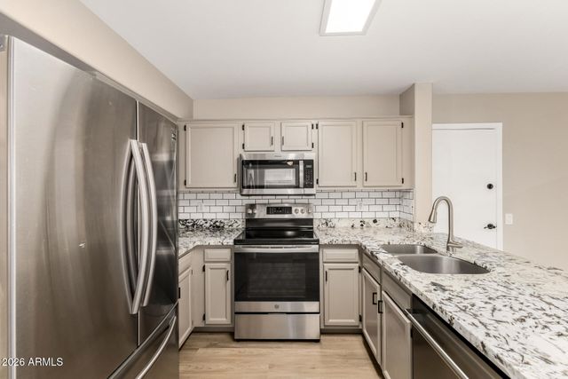 1445 E COUNTRYWALK Lane, Chandler, AZ 85225