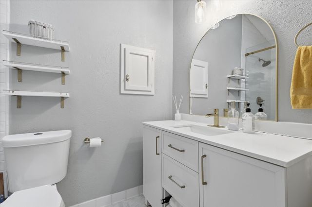 100 E Graham, Mckinney, TX 75069