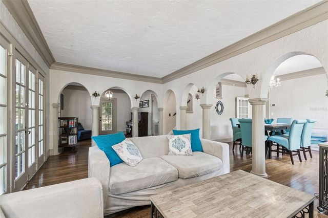 4326 3RD AVENUE S, St Petersburg, FL 33711