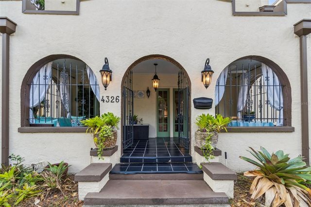4326 3RD AVENUE S, St Petersburg, FL 33711