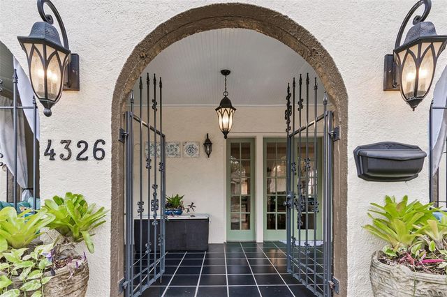 4326 3RD AVENUE S, St Petersburg, FL 33711