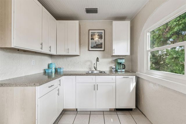 4326 3RD AVENUE S, St Petersburg, FL 33711