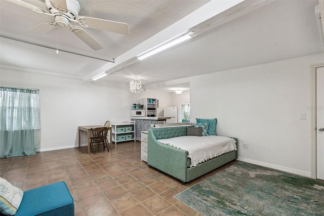 4326 3RD AVENUE S, St Petersburg, FL 33711