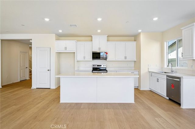 31288 Pine Oak Road, Winchester, CA 92596