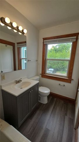 139 32nd Street NE, Cedar Rapids, IA 52402