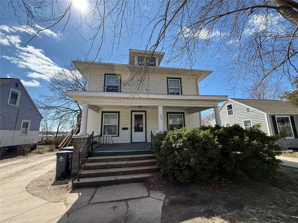 139 32nd Street NE, Cedar Rapids, IA 52402