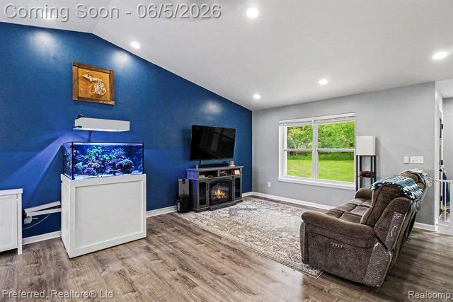 6366 Dutcher Road, Howell, MI 48843