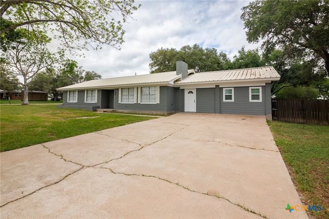 454 W Ward Street, Goliad, TX 77963