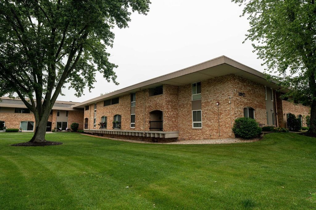 11957 W Appleton AVENUE #19, Milwaukee, WI 53224