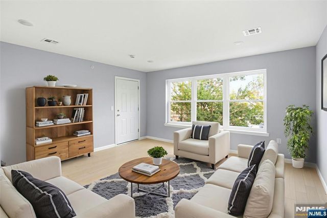 388 Summer Avenue, Newark, NJ 07104