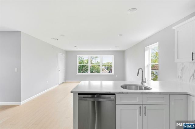 388 Summer Avenue, Newark, NJ 07104