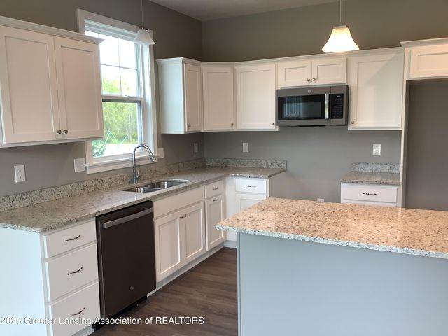 1300 Superior Drive 1, St. Johns, MI 48879