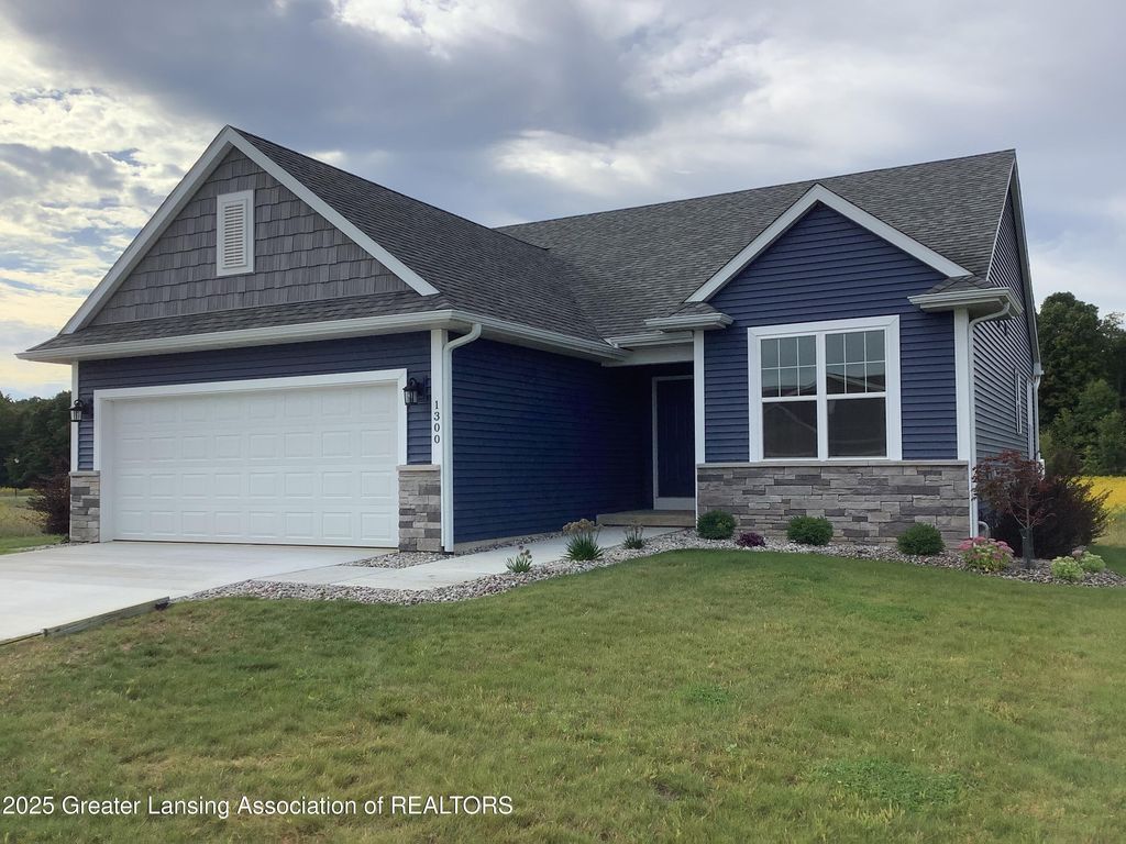 1300 Superior Drive 1, St. Johns, MI 48879