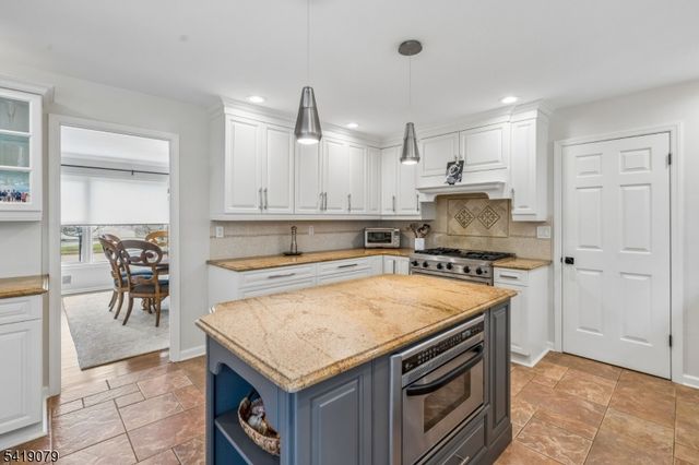 2 Barnstable Ct, Morris Twp., NJ 07960