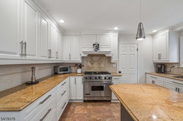 2 Barnstable Ct, Morris Twp., NJ 07960