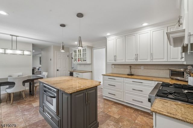 2 Barnstable Ct, Morris Twp., NJ 07960