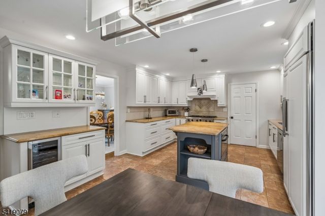 2 Barnstable Ct, Morris Twp., NJ 07960