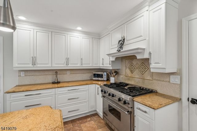 2 Barnstable Ct, Morris Twp., NJ 07960