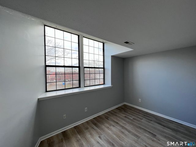 15 Prospect Street 9, New Britain, CT 06051