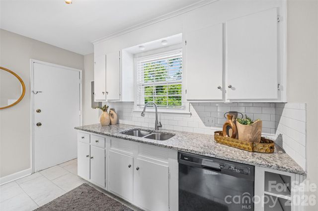 419 Wakefield Drive D, Charlotte, NC 28209