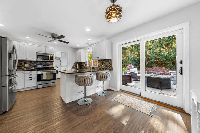 716 N 8th Street, Saint Peter, MN 56082