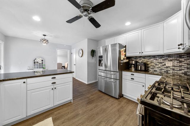 716 N 8th Street, Saint Peter, MN 56082