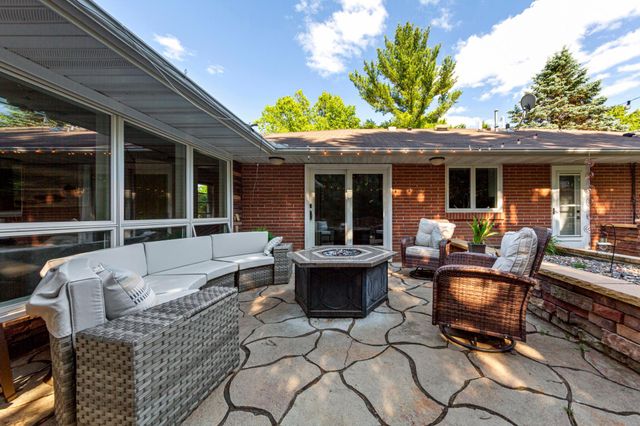 716 N 8th Street, Saint Peter, MN 56082