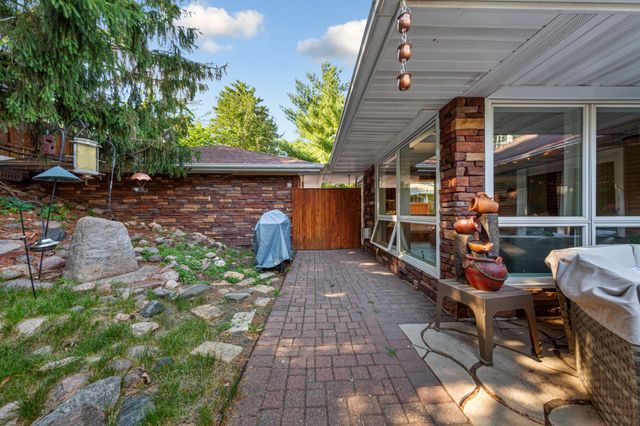 716 N 8th Street, Saint Peter, MN 56082