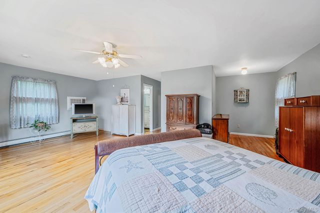 45 Reeves Road, Center Moriches, NY 11934