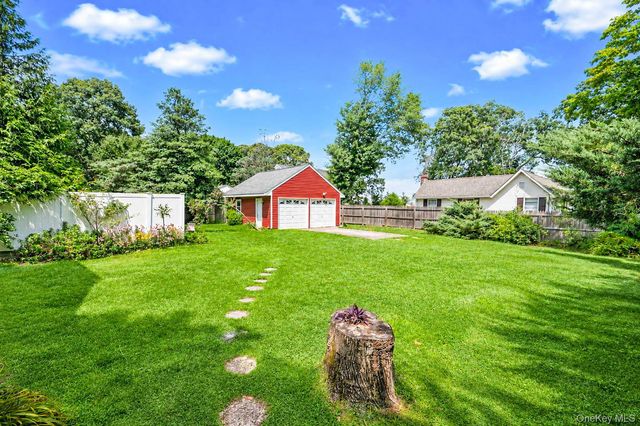 45 Reeves Road, Center Moriches, NY 11934
