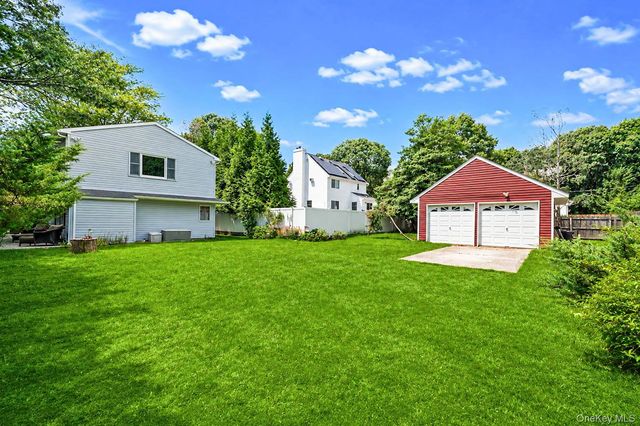 45 Reeves Road, Center Moriches, NY 11934