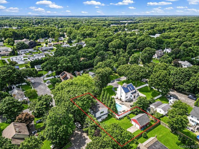 45 Reeves Road, Center Moriches, NY 11934