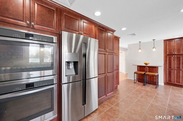 3 Standish Road, Ellington, CT 06029