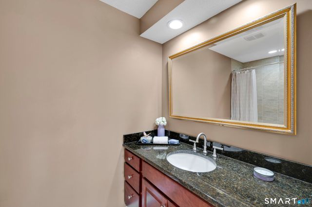 3 Standish Road, Ellington, CT 06029