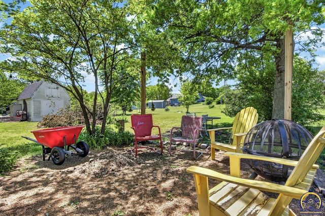 4535 SE Pawnee DR, Berryton, KS 66409