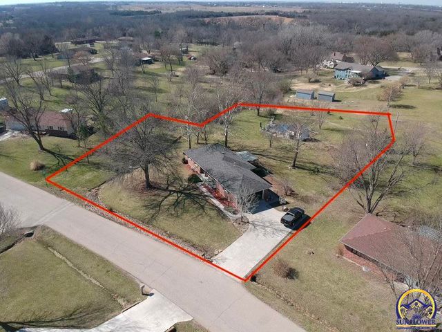 4535 SE Pawnee DR, Berryton, KS 66409