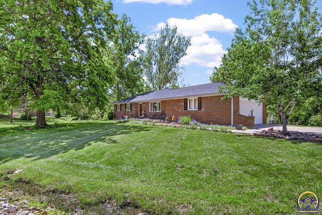 4535 SE Pawnee DR, Berryton, KS 66409
