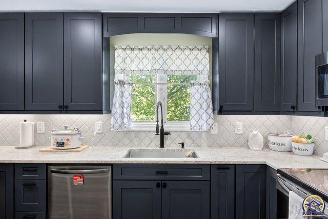 4535 SE Pawnee DR, Berryton, KS 66409