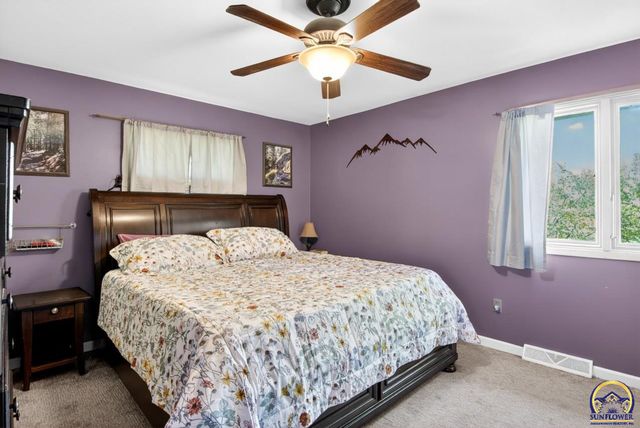 4535 SE Pawnee DR, Berryton, KS 66409