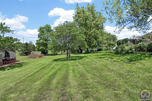 4535 SE Pawnee DR, Berryton, KS 66409