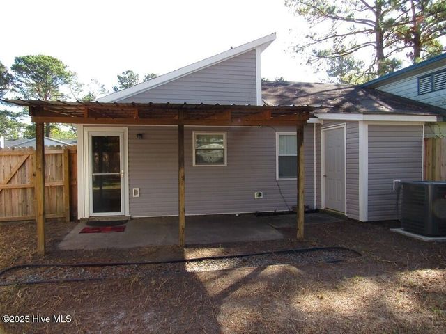 111 Village Circle, Jacksonville, NC 28546