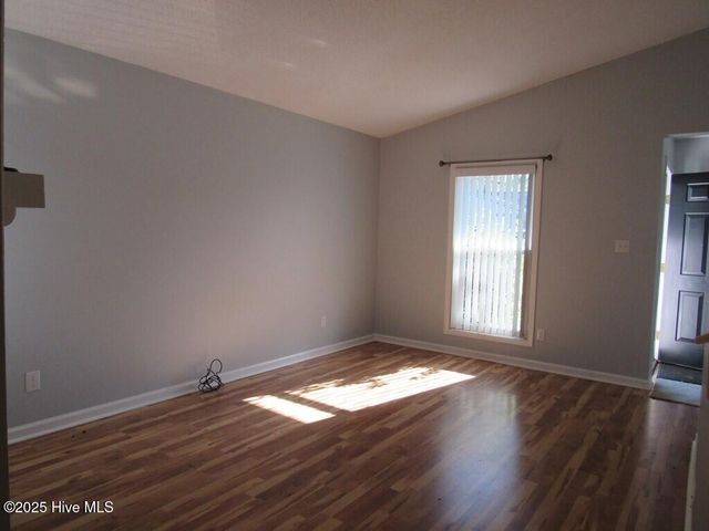 111 Village Circle, Jacksonville, NC 28546