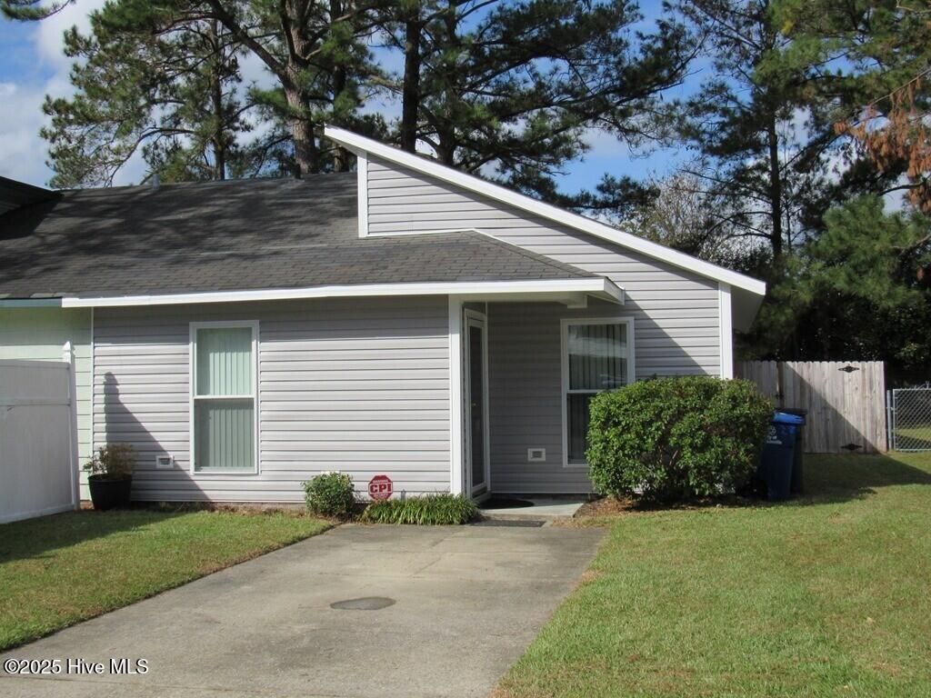 111 Village Circle, Jacksonville, NC 28546