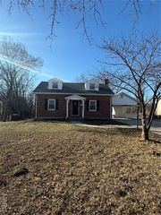 217 Creve Coeur Avenue, Manchester, MO 63011