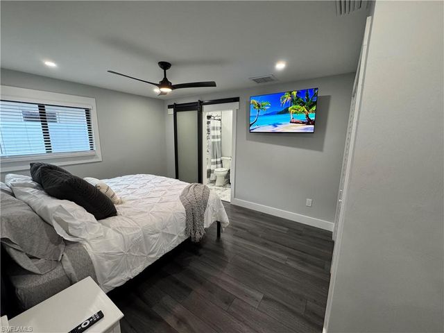 710 98th AVE N, Naples, FL 34108