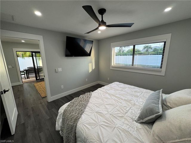 710 98th AVE N, Naples, FL 34108