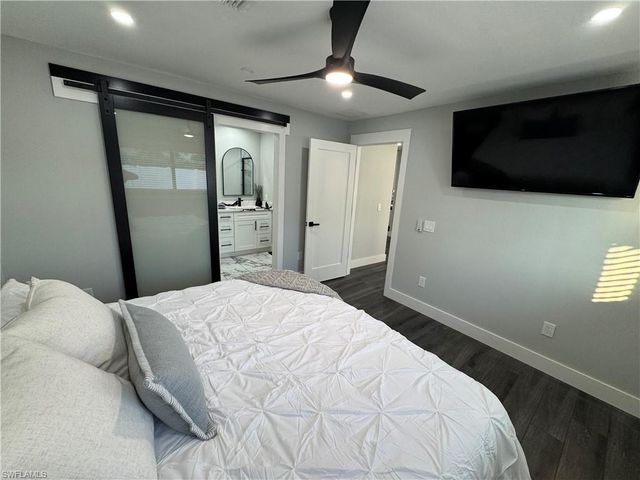 710 98th AVE N, Naples, FL 34108