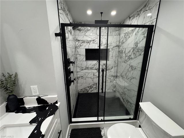 710 98th AVE N, Naples, FL 34108