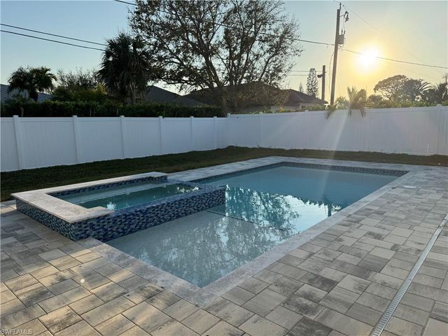 710 98th AVE N, Naples, FL 34108